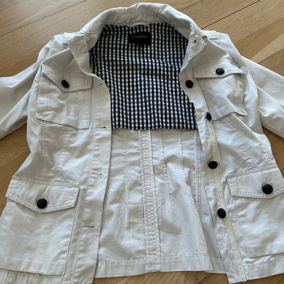 Banana Republic Cream Utility Jacket with Black Details - Picture 4 of 6